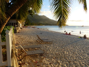 BUCHE MEER Seychellen Beau Vallon Strand
