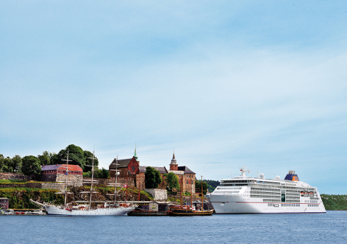 BUCHE MEER SEE MS EUROPA 2 in Oslo