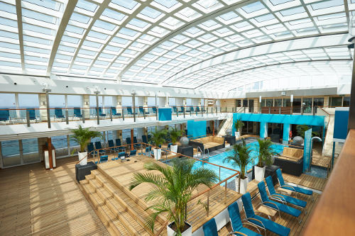 BUCHE MEER SEE Pooldeck mit Glasdach zum Öffnen Hapag-Lloyd Cruises