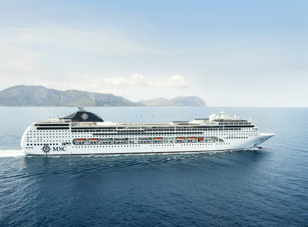 BUCHE MEER MSC Lirica